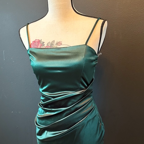 Windsor Emerald Green Ruched Asymmetric Bodycon Dress, Small - Picture 2 of 12
